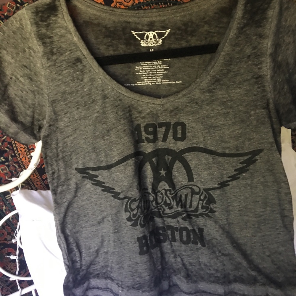 Cropped V Neck Tee